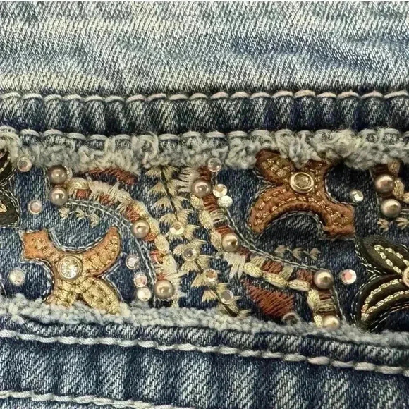 Miss Me Beautiful Bootcut Jeans Beaded Embroidered Flowers Rhinestones  
Sz
27 - Picture 16 of 16